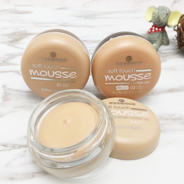 Essence Soft Touch Mousse Make-up ( 09 Matt Procelain )