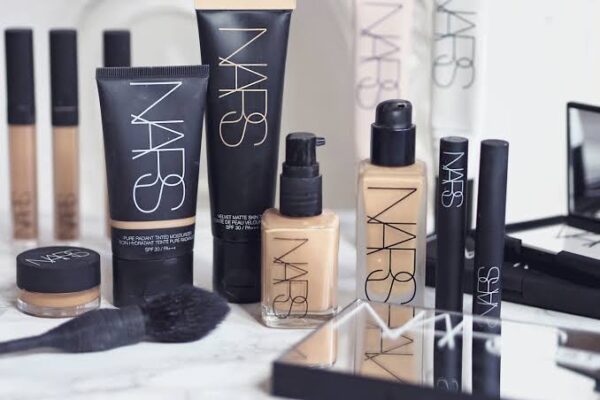 Nars Luminous Weightless Foundation